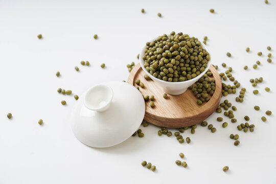 一碗绿豆创意特写