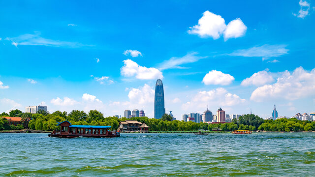 大明湖风光
