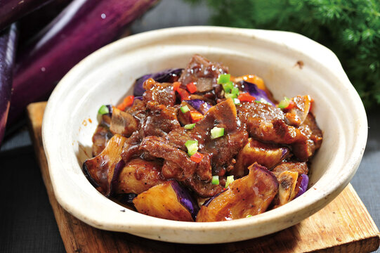 茄子焖牛仔骨