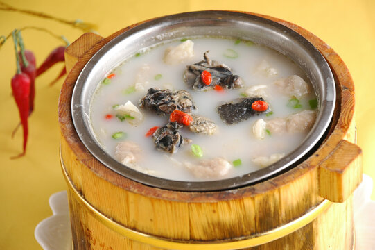 乌鸡煲燕饺