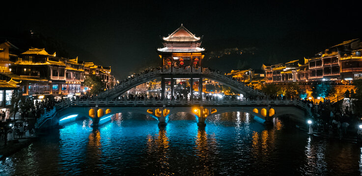 凤凰古城夜景