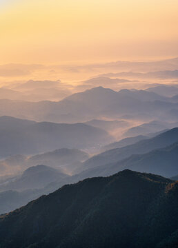 河源野猪嶂日出山影风光