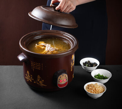 老鸡汤泡炒米