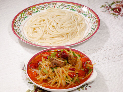 土豆丝拌面