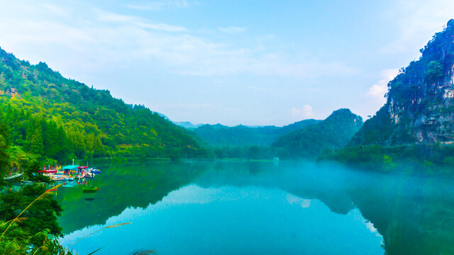 薄雾如纱塞海湖