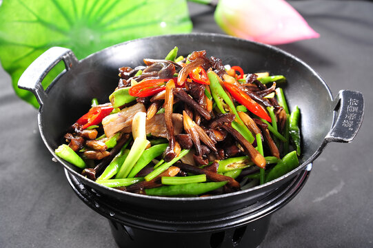 干锅鸡枞菌