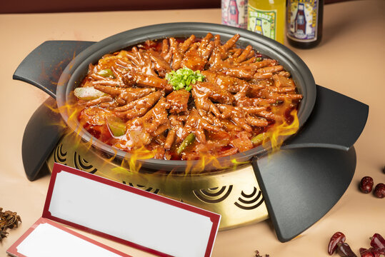 鸡翅鸡爪肉蟹煲