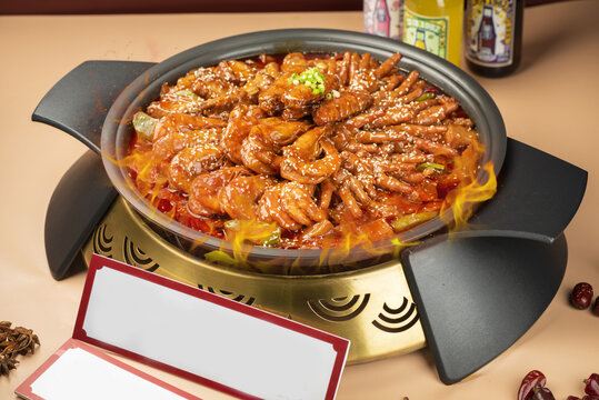 大虾凤爪鸡翅肉蟹煲