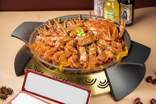 大虾凤爪鸡翅排骨肉蟹煲