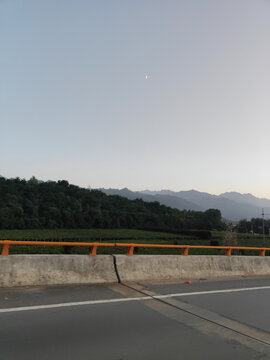 城镇高速公路天空云朵