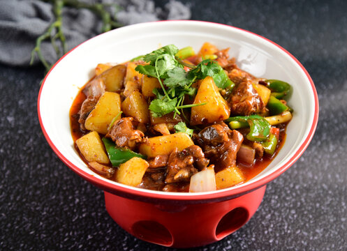土豆烧鸡块
