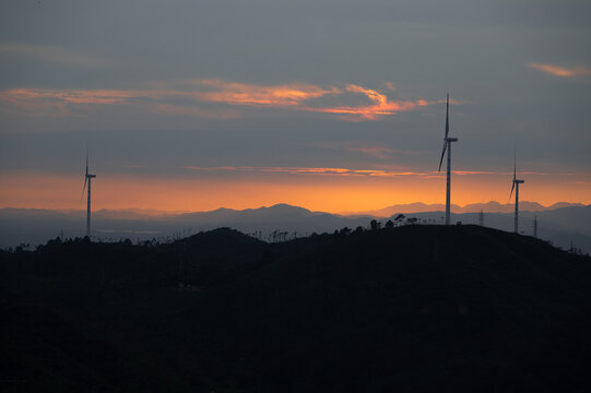 风车山夕阳晚霞风光