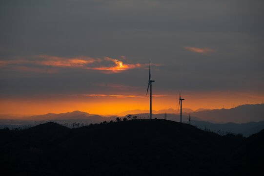 风车山夕阳晚霞风光
