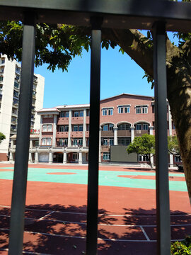学校