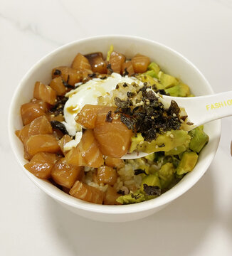 三文鱼拌饭