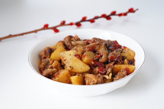 土豆烧鸡块