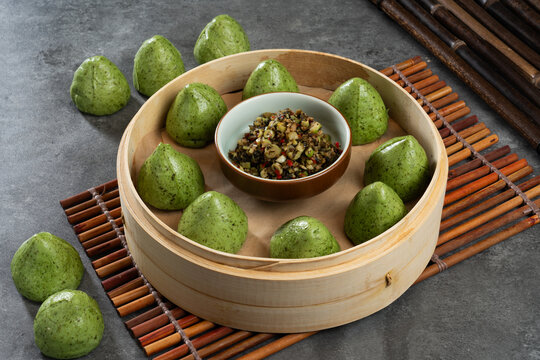 荠菜窝窝头