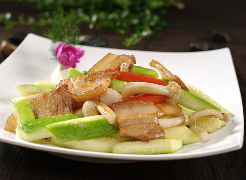 小瓜炒花肉