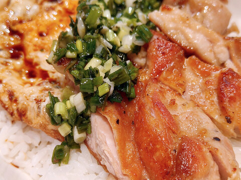 脆皮葱油鸡扒饭
