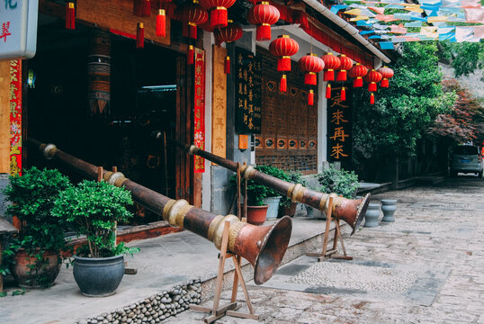 云南丽江束河古镇街铺