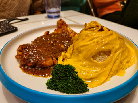 黑椒猪扒蛋包饭