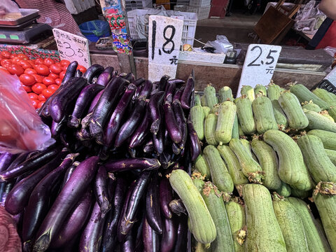 菜市场茄子丝瓜蔬菜