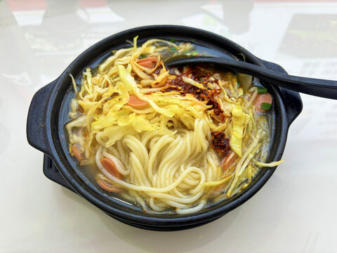 三鲜米线