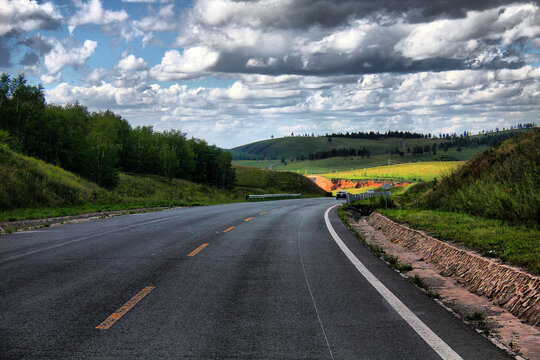 阿尔山草原公路