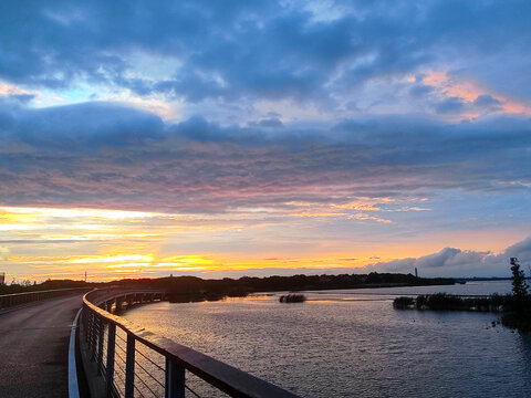 湖中公路桥风景