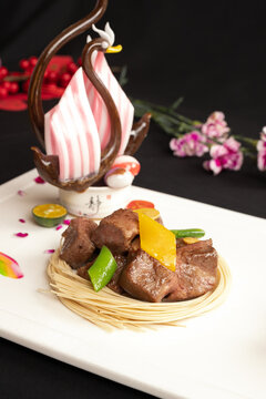 金银蒜雪花牛肉粒