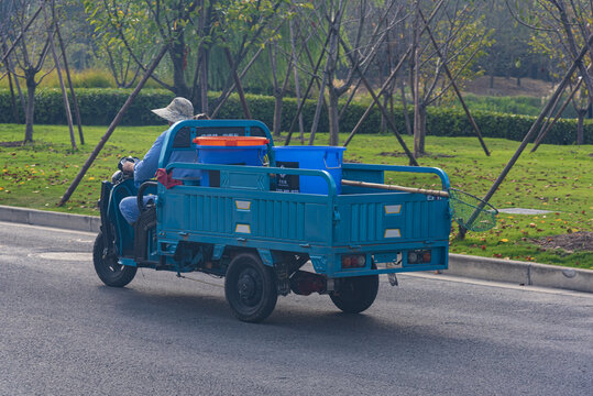 环卫车