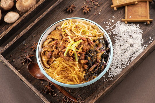 孜然烤肉拌饭