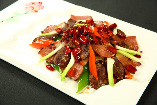 蒜苗炒腊肉
