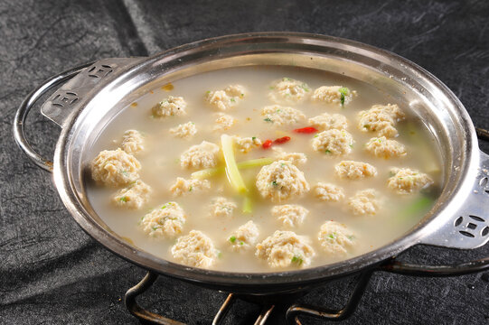 生汆豆腐丸子
