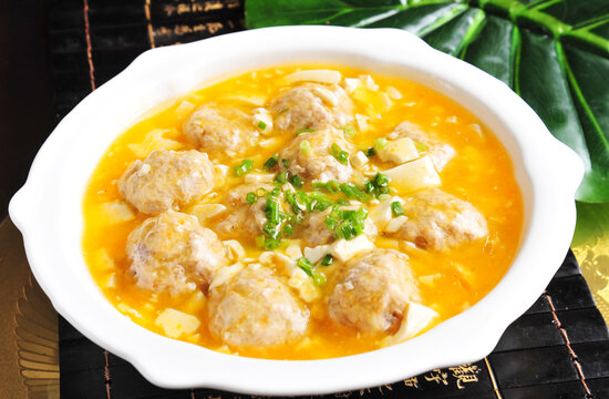 丸子烩豆腐