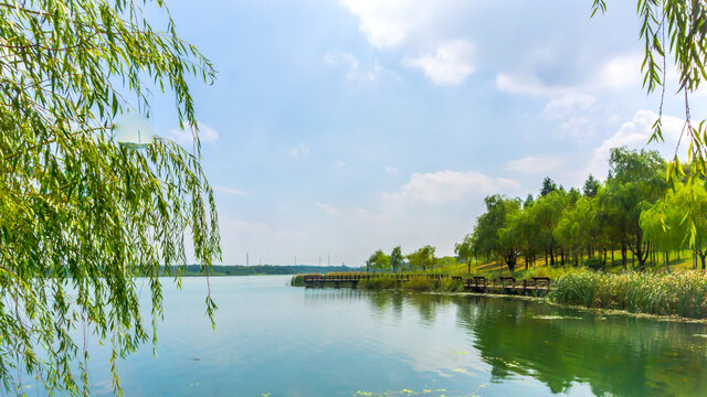 碧水蓝天松雅湖