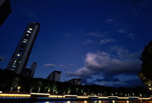 奉化江的夜景