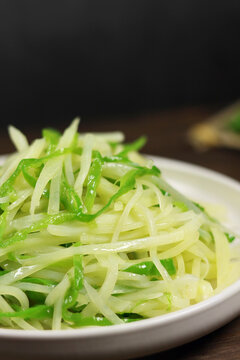 辣椒炒土豆丝