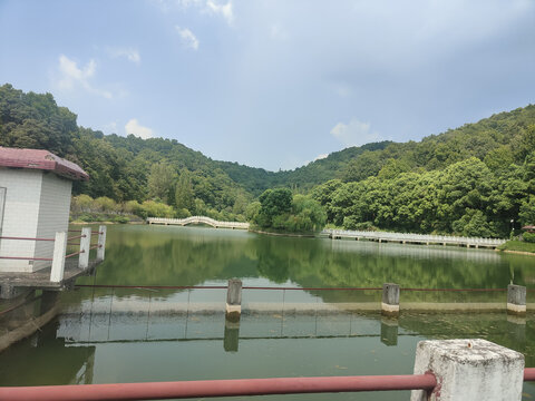 龙宫洞景区的湖