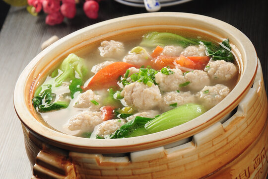生汆丸子汤