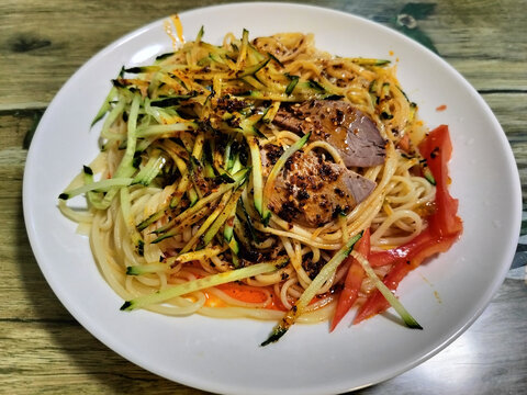 凉拌牛肉面