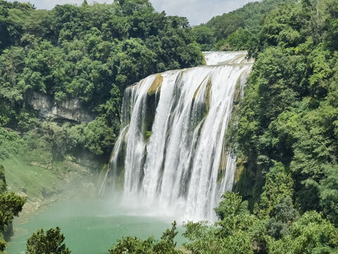 瀑布山水图