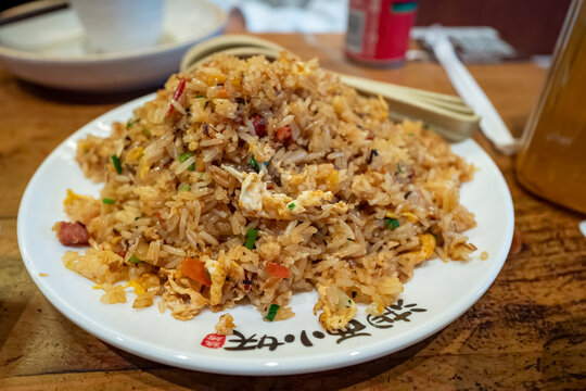 酸菜腊肉炒饭