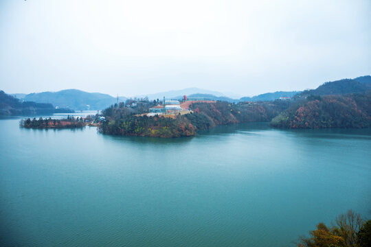 山水湖面