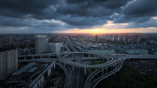 台风来了润扬互通公路