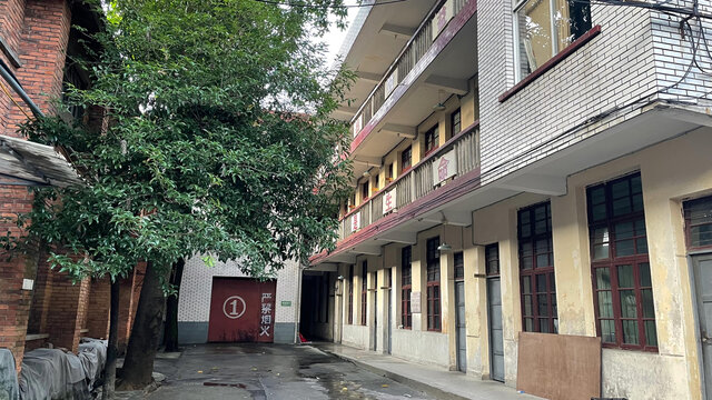 旧工厂