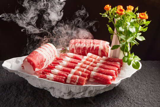 火锅和牛牛肉拼盘