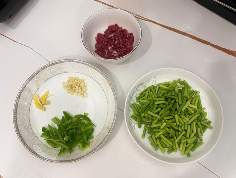 家庭版牛肉炒蒜苔拍摄