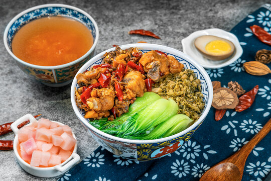 辣子鸡块饭