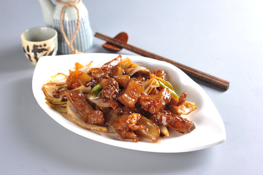 葱烧蹄筋